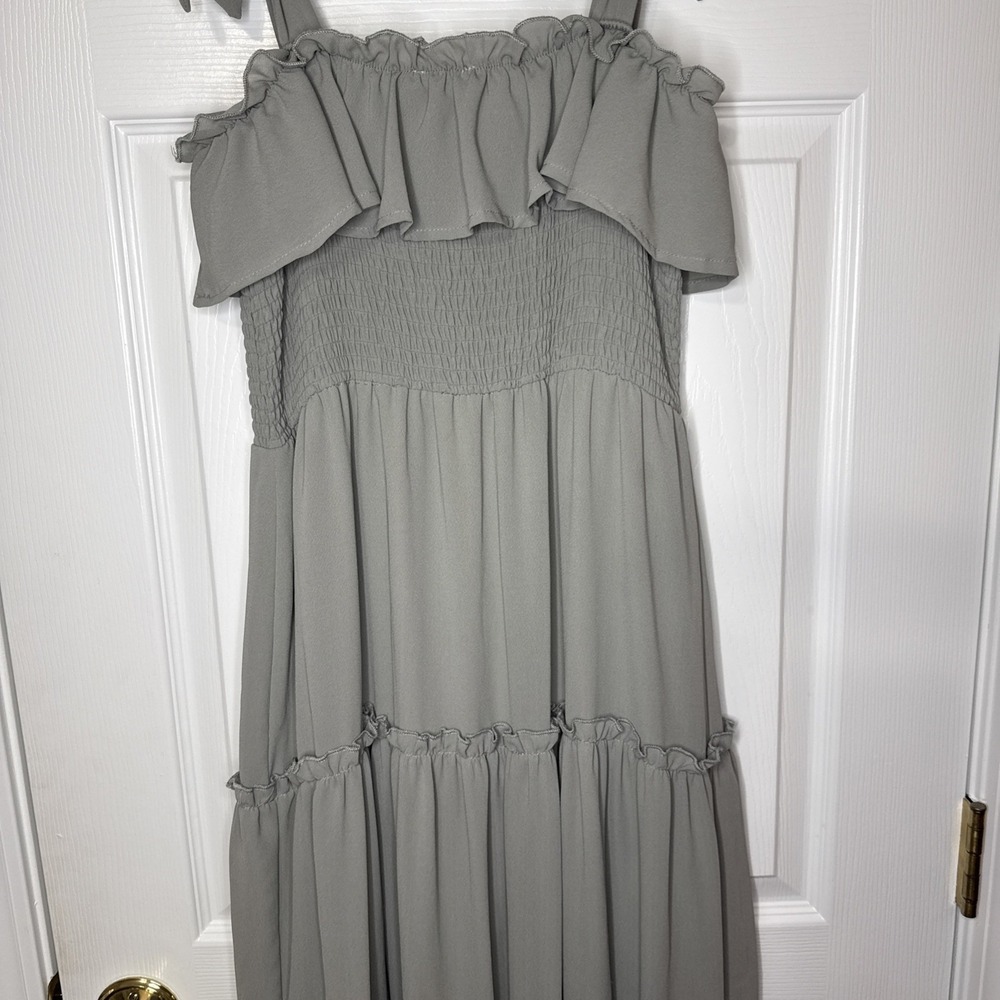 Elegant Gray Maxi Dress - Picture 9 of 11
